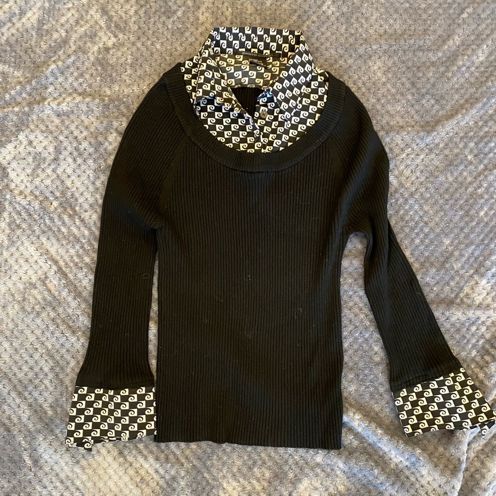 GC adorable black slim fit sweater with collar and sleeve cuffs. SzS
